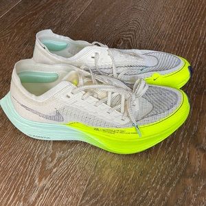 Nike Wmns Zoomx Vaporfly Next% 2 Coconut Milk Ghost Green Size 9